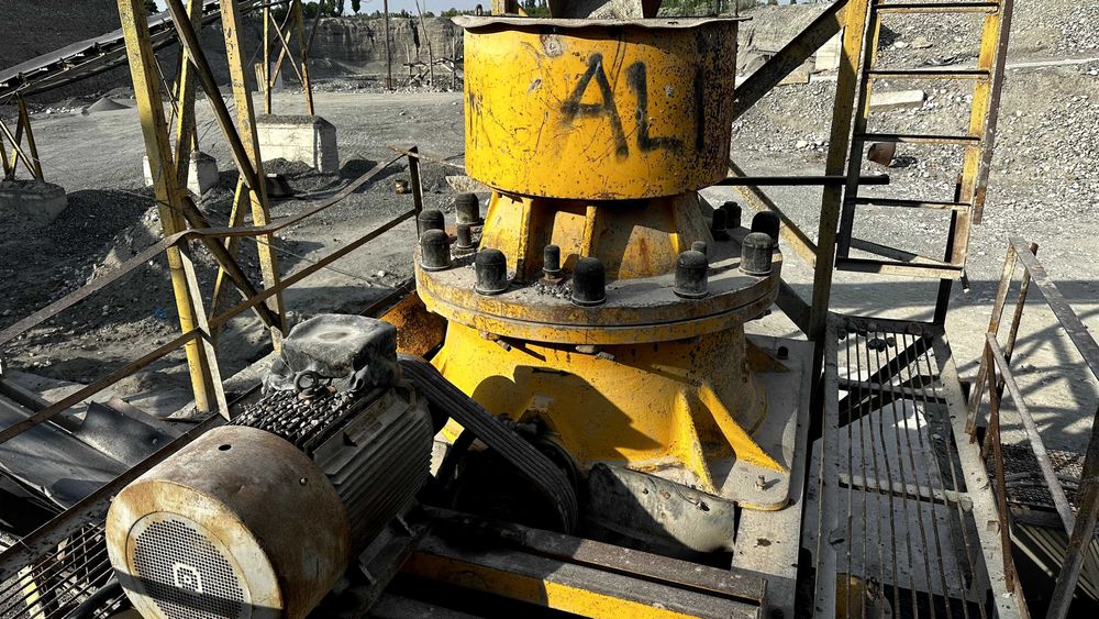 Ishlab turgan Eron drobilka sotiladi