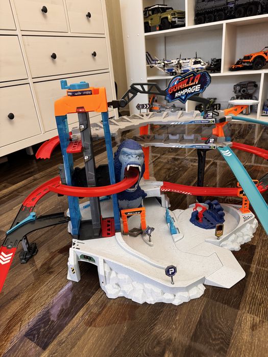 Большой трек ZURU атака гориллы