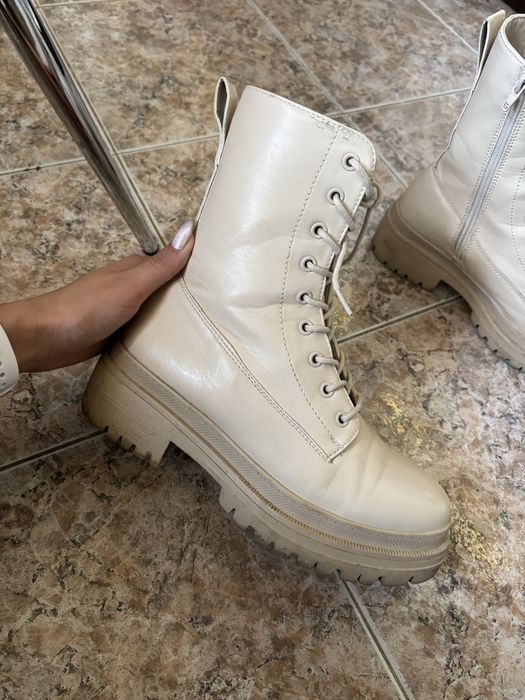 Бежови боти 38 размер