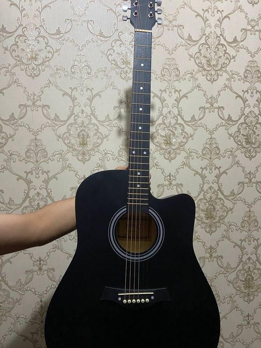 Gitara.          .