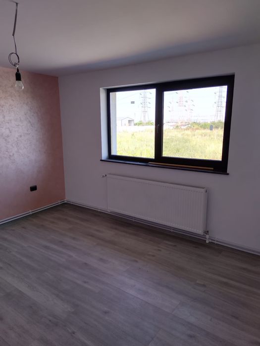 Prestez servicii în amenajări interioare și renovări.