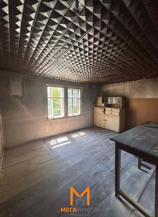 Продажба Къща гр. Севлиево - с. Селище 98m² и двор 983m²