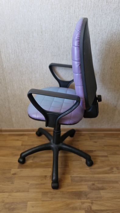 Продам стул офисный
