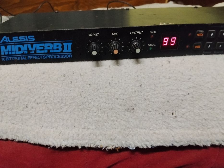 Efect vocii midi  verb