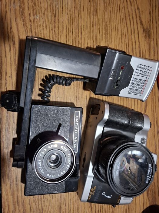 2x Aparat foto vintage - film + blitz detasabil