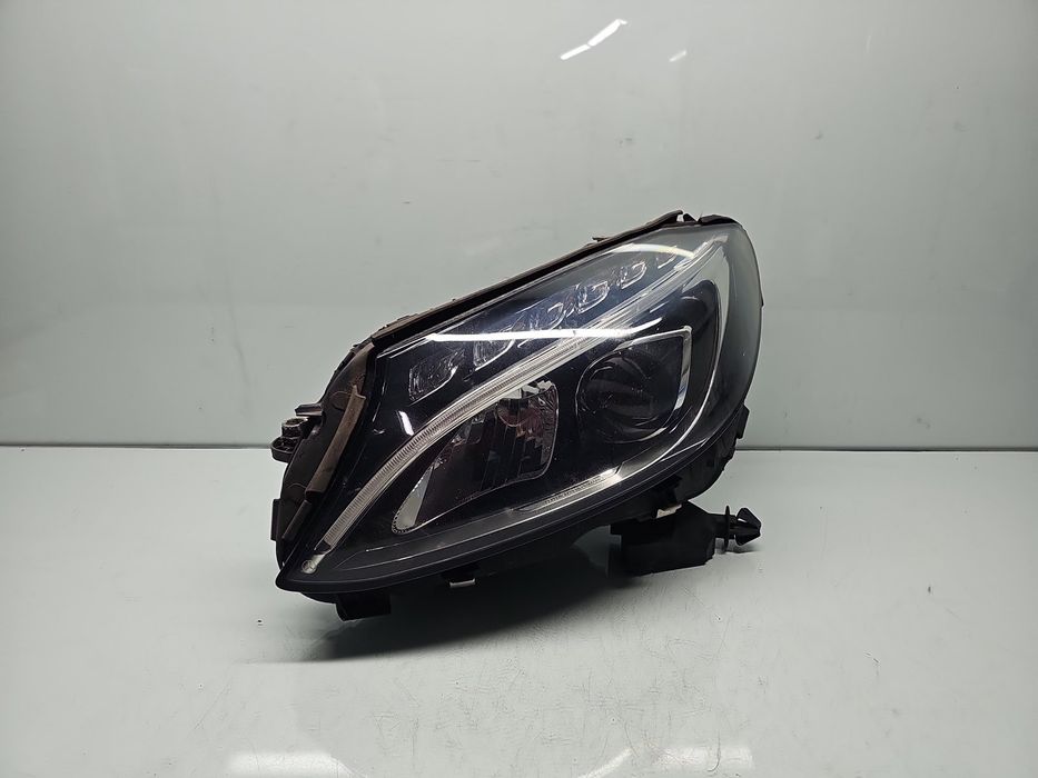 Far stanga Mercedes Clasa C (W205) [Fabr 2014-prezent] Sedan AMG A2058