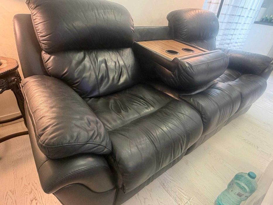 Canapea piele neagră cu recliner 3 locuri