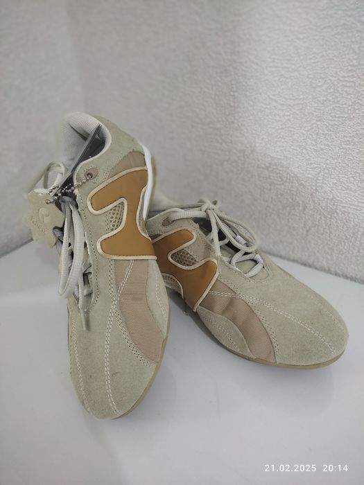 Продам кроссовки