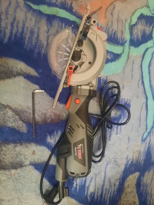 Продам болгарку. 15°. 30°. 45°.