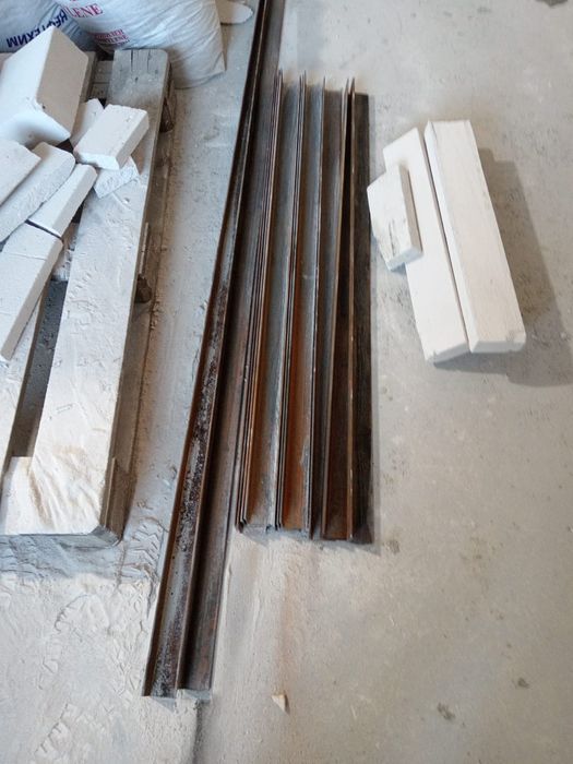 Продам уголок на дверные проемы.