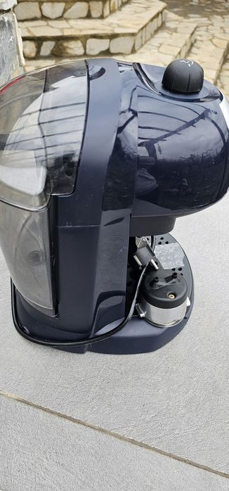 Кафе машина Delongi страхотно синьо