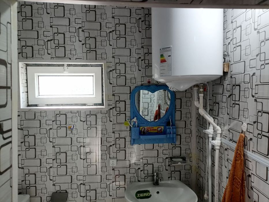 Chirchiq Azotchikda 12 xonali hovli sotiladi