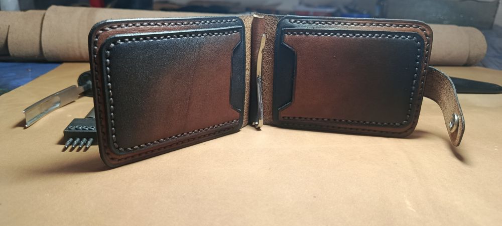 Кожаный кошелек с зажимом