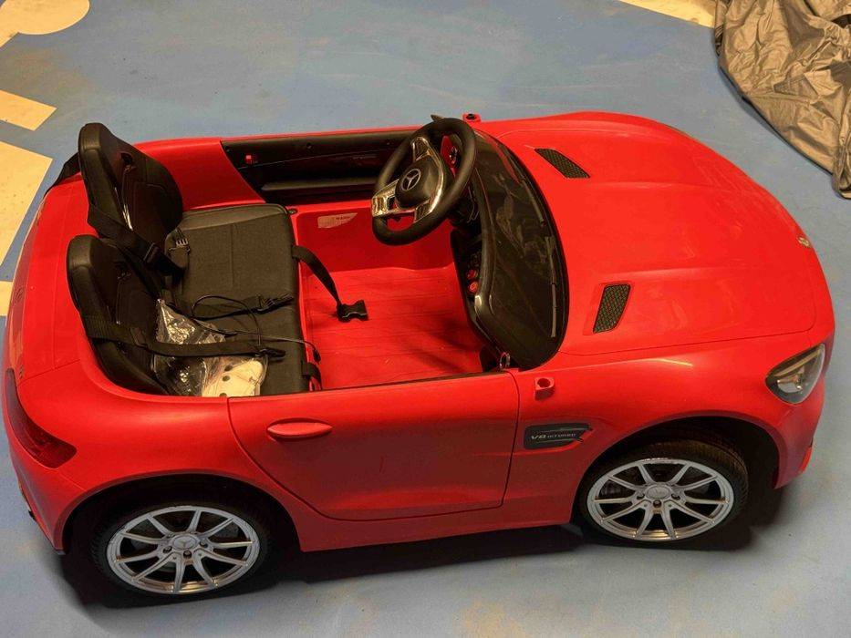 Акумулаторна кола Мерцедес с две места