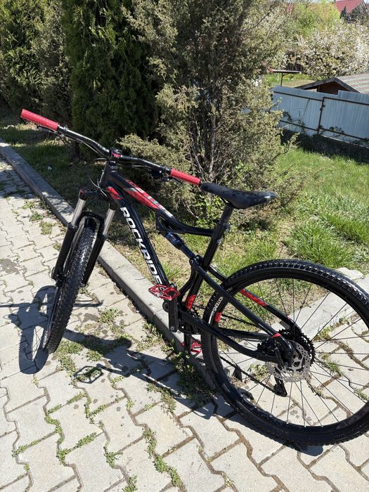 Bicicleta full suspension