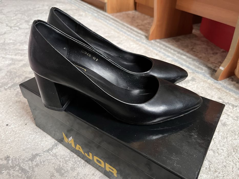 Продам туфли размер 39,40 размер