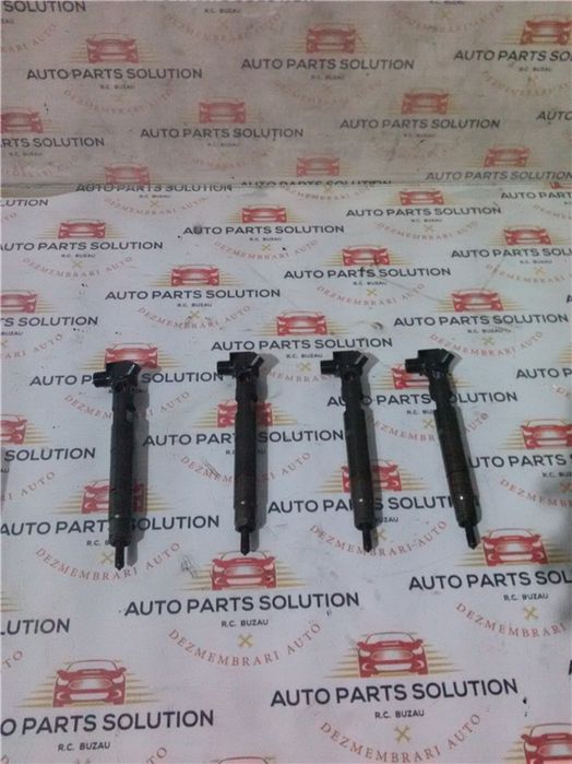 Injectoare ( 2 buc ) jeep compass 2.2 cdi an fabr. 2012