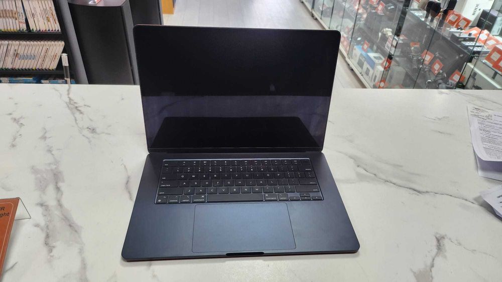 UP Dorobanti/Apple MacBook AIR 15 inch/M2/44 CICL./Garantie 12 LUNI