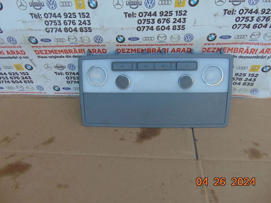 Plafoniera spate VW Phaeton cod 3d0947136a