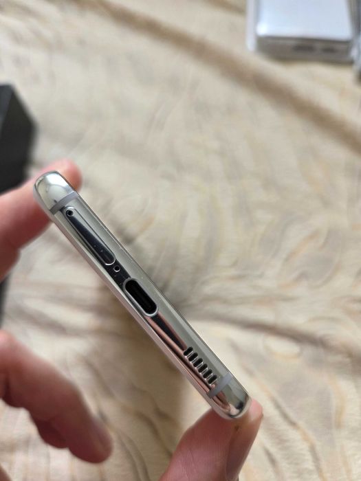 Samsung S21 5G 256GB storage, 8GB RAM