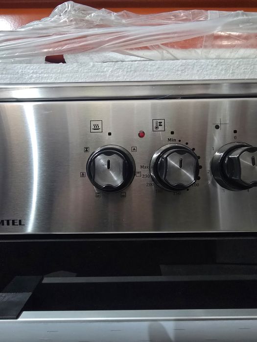 Нова свободностояща готварска печка с голяма фурна 85 л Kumtel  инокс