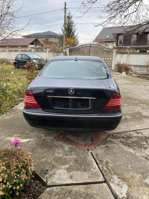 Dezmembrez Mercedes S Class W220