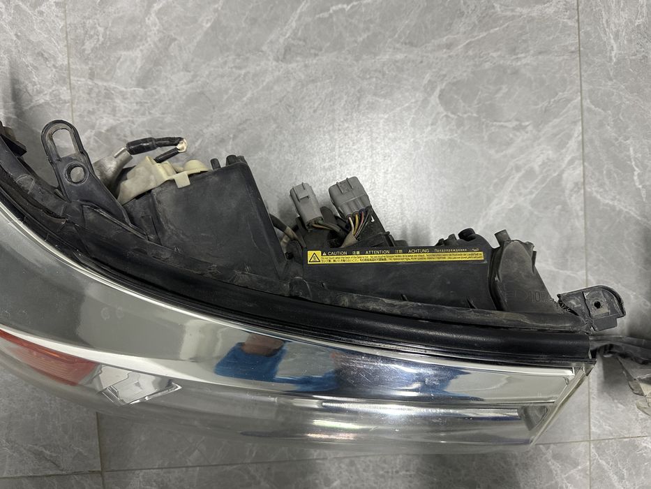 Фары передние Крузак 200