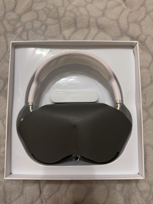Продаю AirPods Max