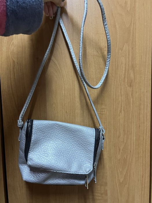 Продам женскую сумку