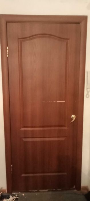 Дверь деревянная