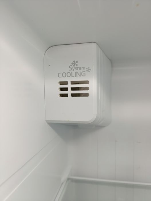 Американски двукрилен Хладилник Inventum