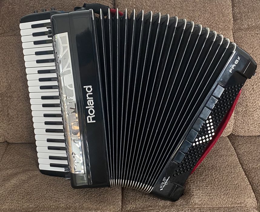 Acordeon Roland fr8x