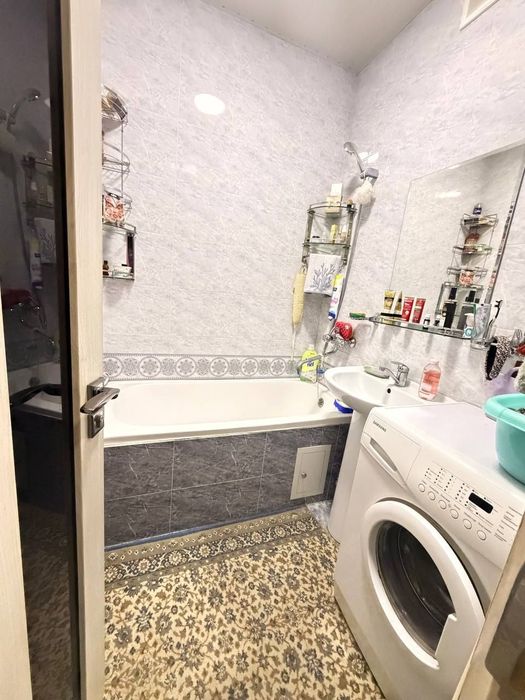 Чиланзар-3 Квартал. 2*3х/ 2 / 4 комнат. Панельный Дом. Балкон 1,5--3.