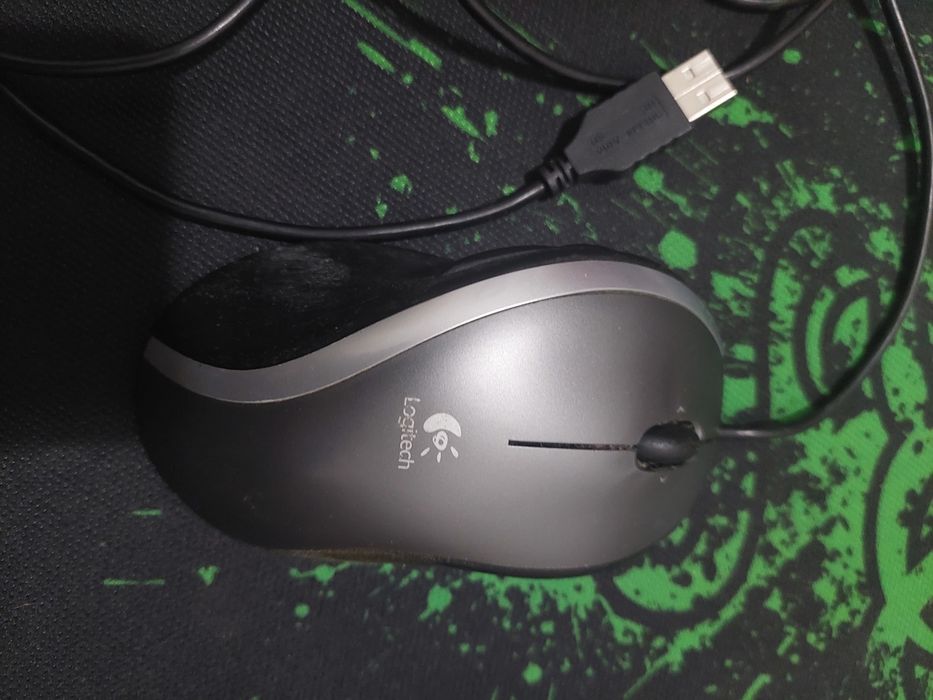 Мышка Logitech              .                  .