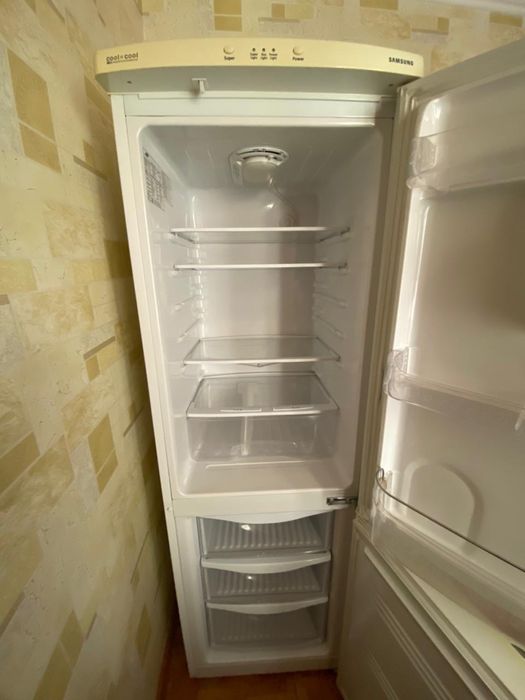 Продам холодильник