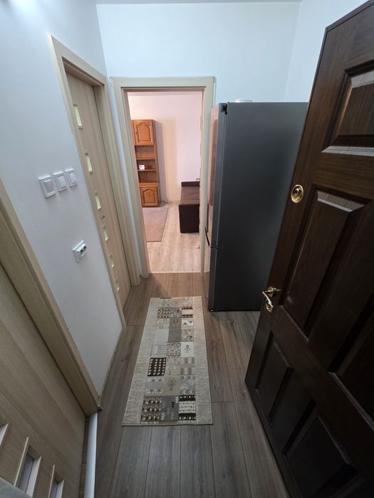 Vand garsoniera decomandata langa piata astra