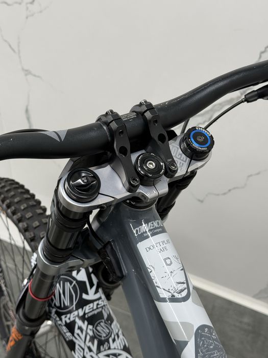 Колело за спускане Commencal FRS Furious DH 2023 M 27.5