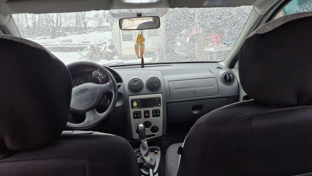 Vând Dacia Logan 1.4