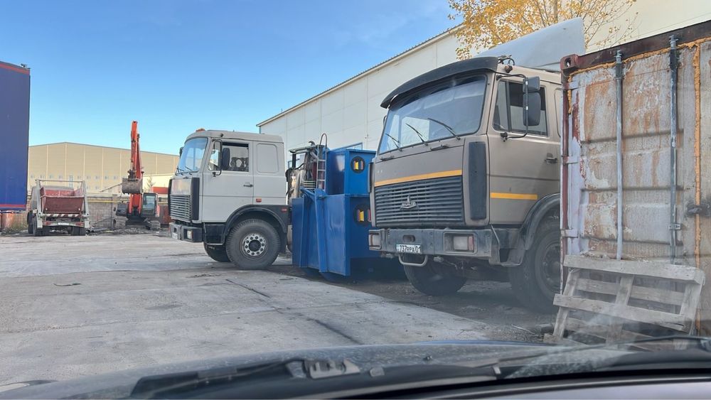 Вывоз мусора специальной техникой