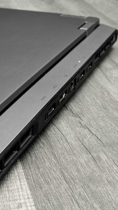 Vând Lenovo LOQ 15IRX10 ca nou