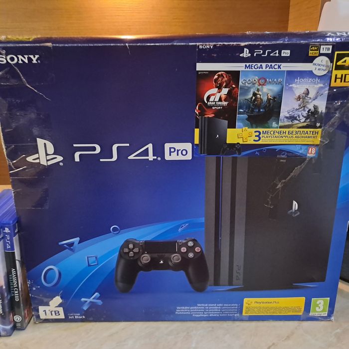 Ps4 pro 1t с 4 игри и 2 контролера
