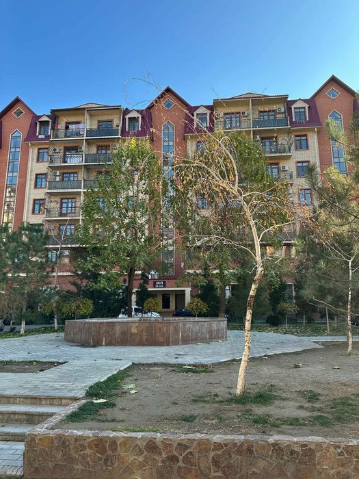 Продаётся кв-ра в новостройке Етти Чинор 4 -х комн Юнусабадский район