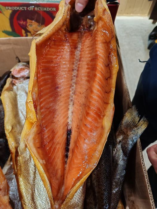 Форель копченная