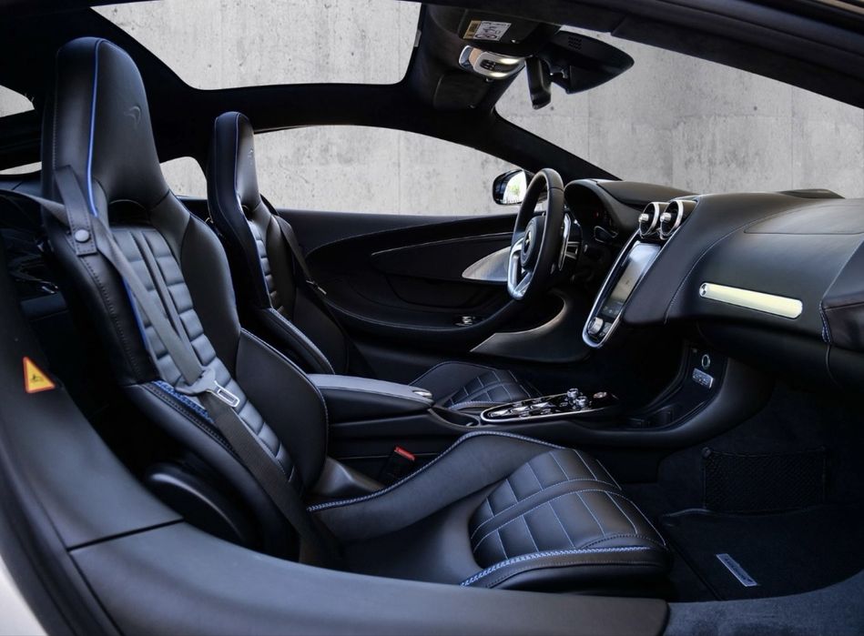 McLaren GTS Luxe MSO black pack