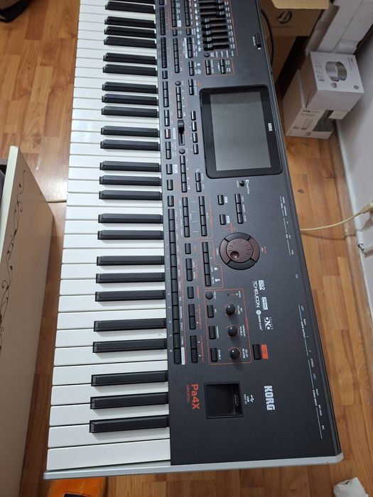 Korg pa4 x  Oriental 61 key