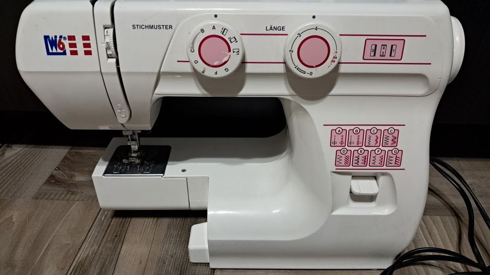 Mașină de cusut W6 - Wertarbeit
