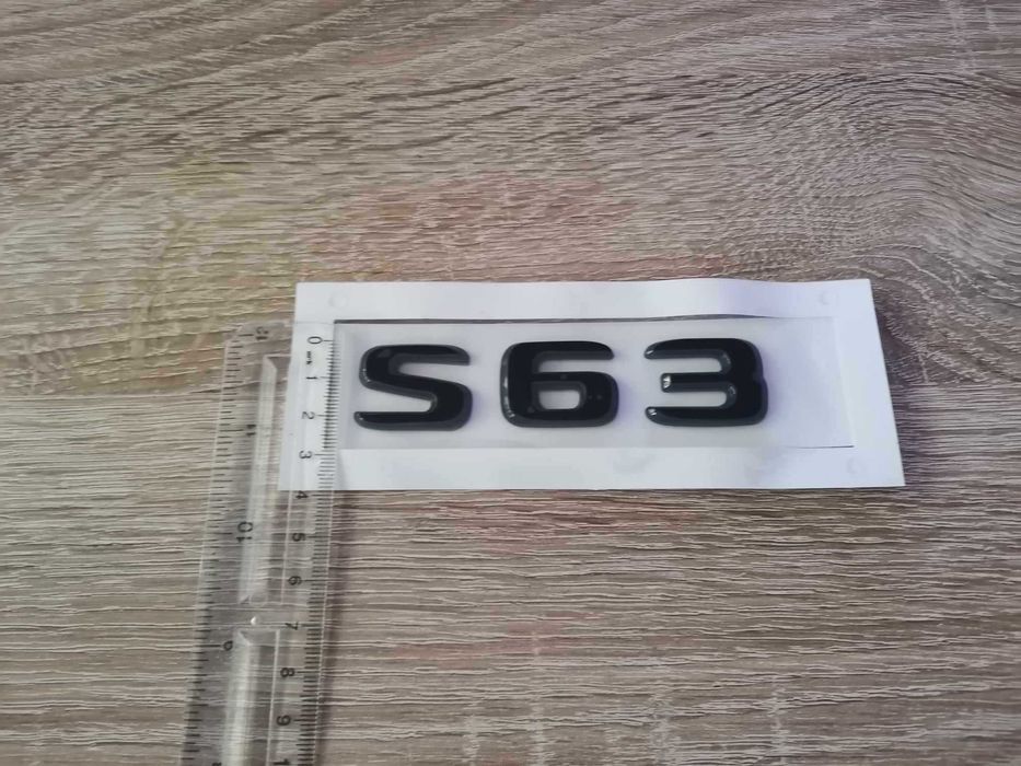 черен надпис Mercedes Benz S 63