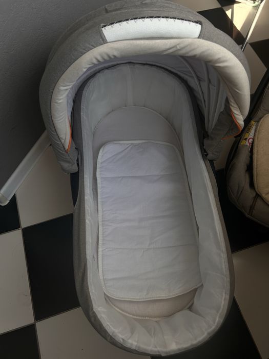 Продам коляску Adamex