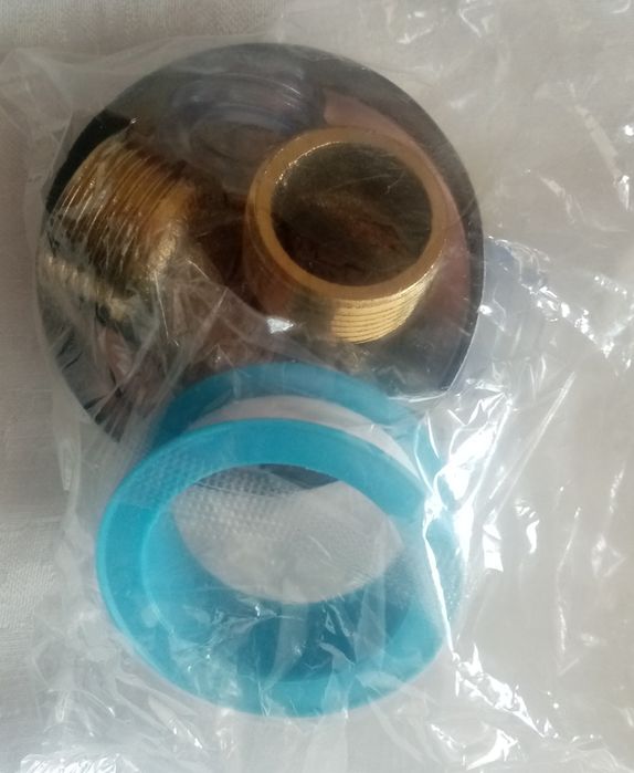 Продавам чисто нов смесител от неръждаема стомана, хромиран