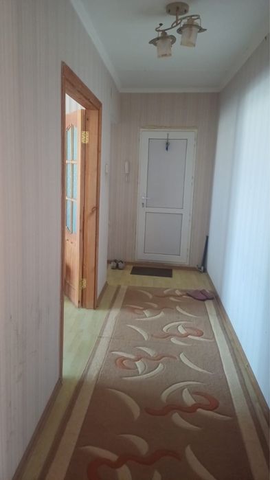Продам 3 -ком квартиру на 8 микрорайоне